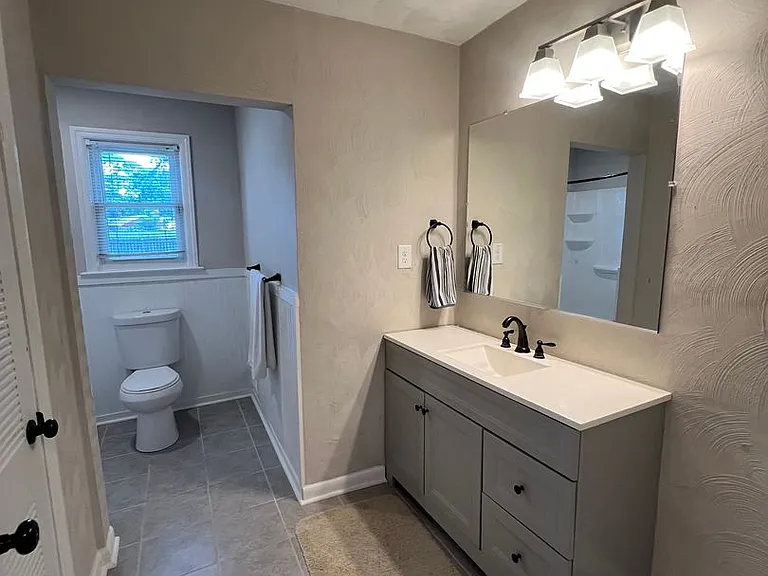 2725 Greendale Ave — Photo 19