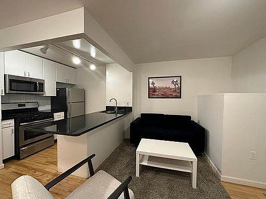 3rd image of 190 E 7th St #1008