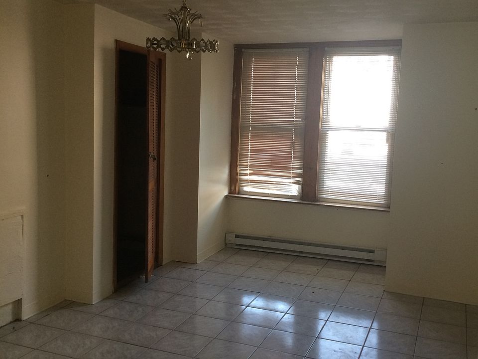 2nd image of 63 Chelsea St #1