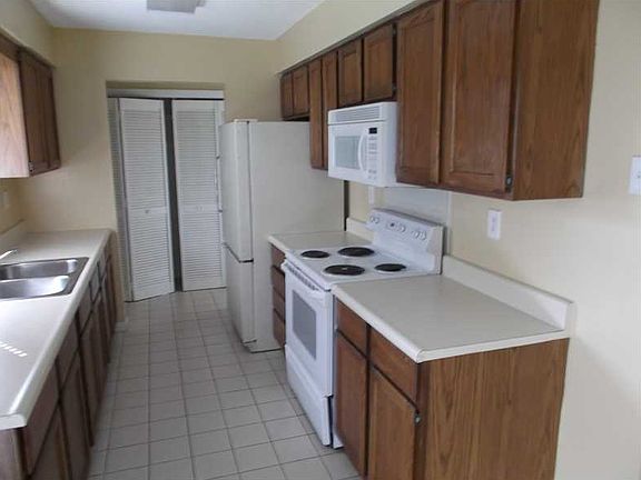 2nd image of 856 22nd Ave