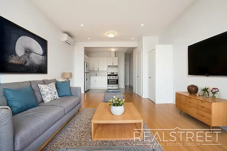9002 Queens Blvd #302 — Photo 2