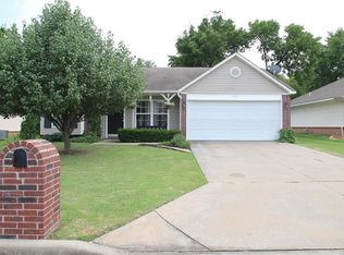 1009 21st St, Claremore, OK 74017