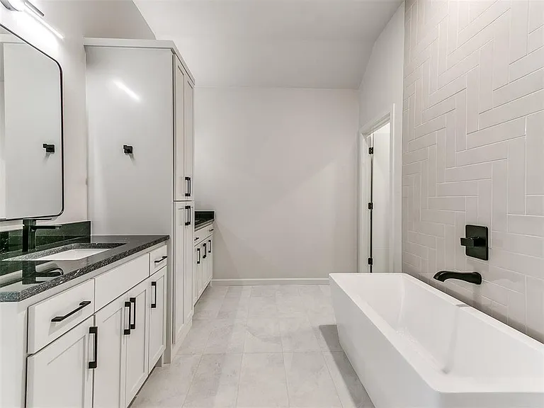 25198 Scarlett St — Photo 14