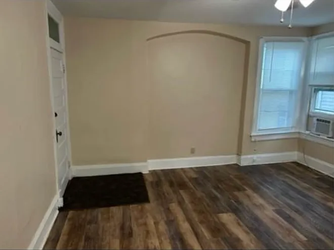 1 bed, 1100 sqft, $1,500 — Photo 3