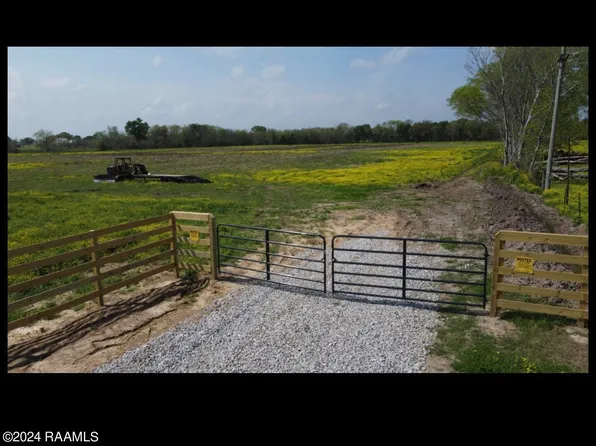 1 Trader Ln, Church Pt, LA 70525