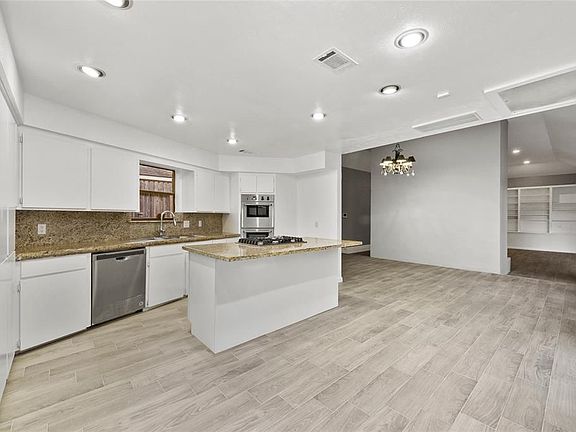 4th image of 10715 Cypresswood Dr