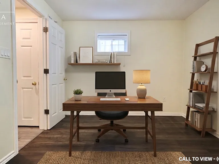 508 Pinetree Cres — Photo 4