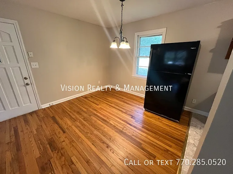 1148 Center St SW — Photo 5