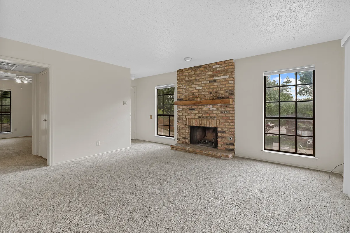 Building Photo - 15221 Berry Trl #A