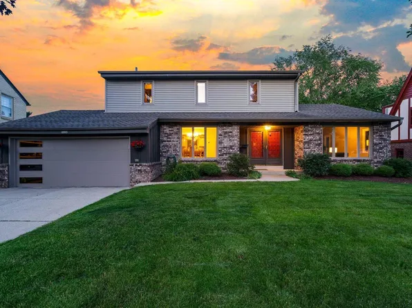 1824 Alta Vista AVENUE, Wauwatosa, WI 53213