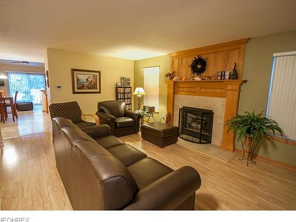 3rd image of 4241 Mayfair Dr