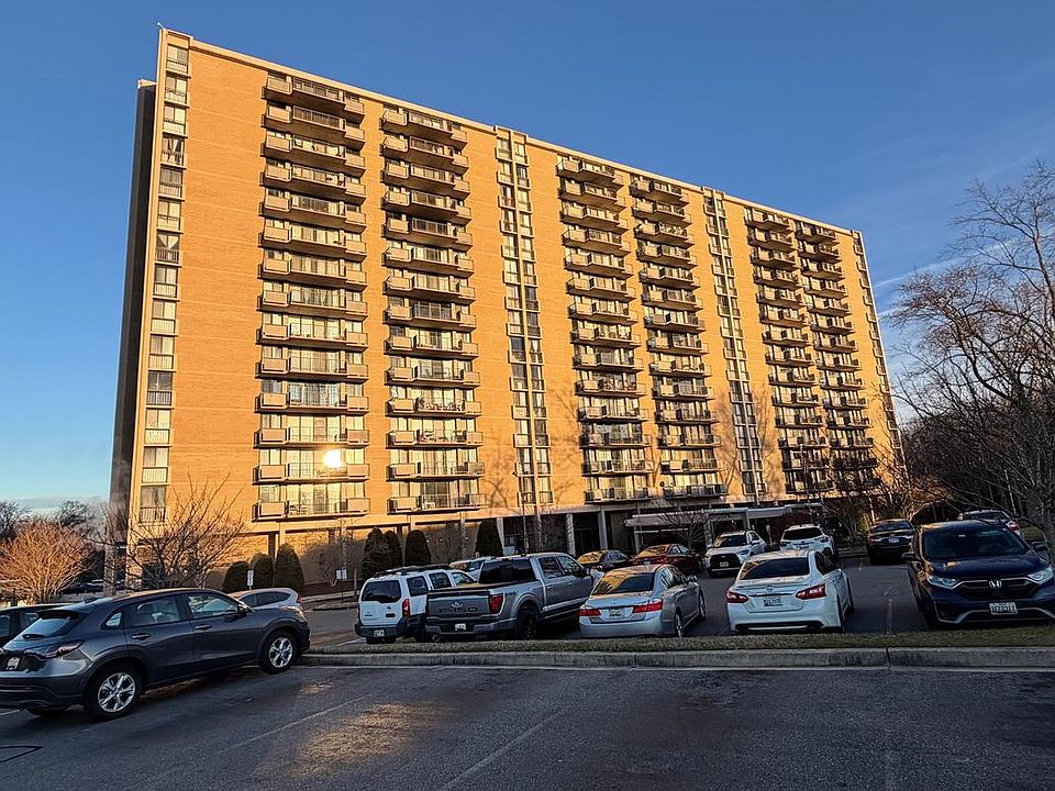 1st image of 6100 Westchester Park Dr APT 609