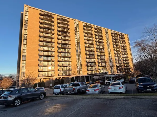 6100 Westchester Park Dr APT 609, College Park, MD 20740