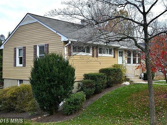 2nd image of 1322 Crawford Dr