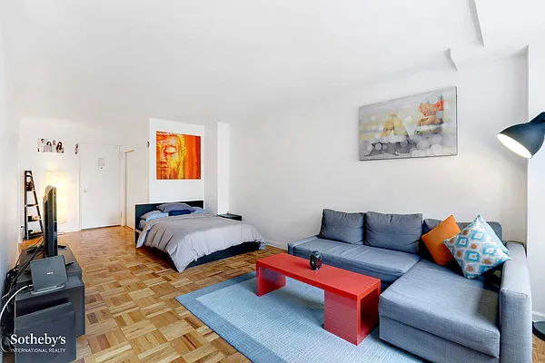 Sold by Sotheby's International Realty | media 8