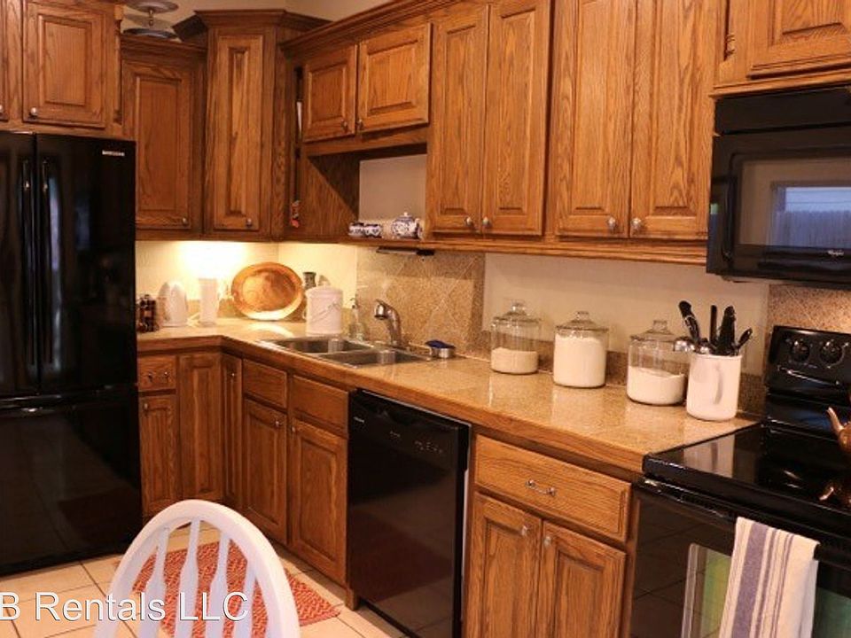 1st image of 257 E Lake Dr
