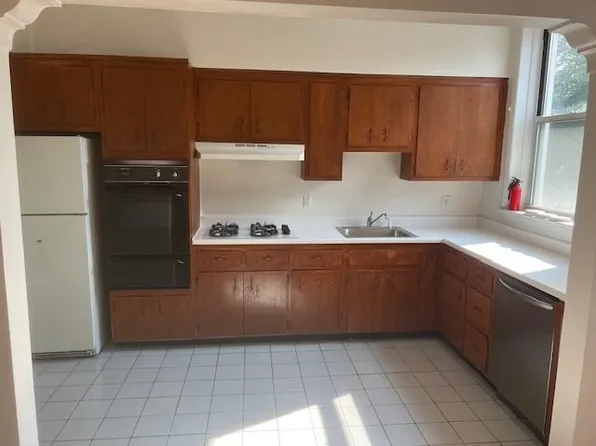 1140 Garden Street image 1 of 10