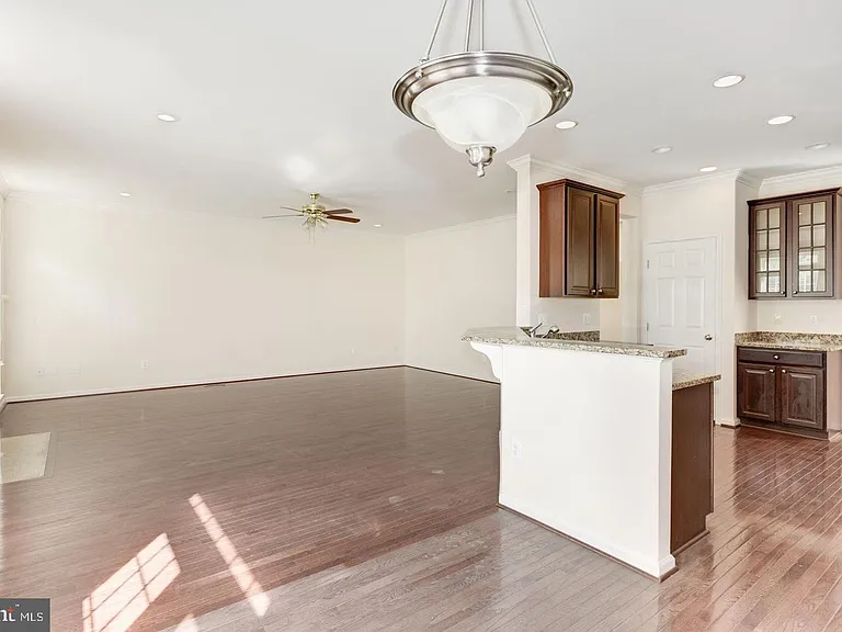 3795 Louise Ave — Photo 10