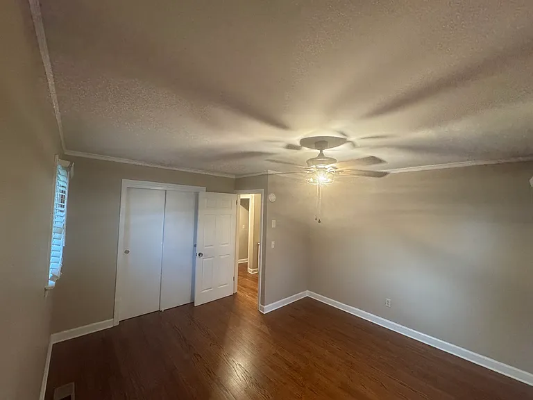 1 Dickens Ln — Photo 6