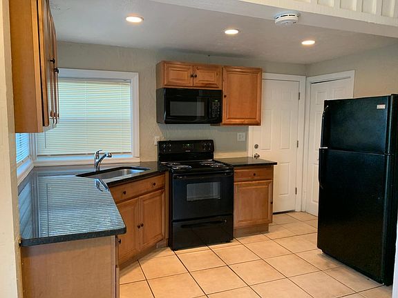 4th image of 1156 47th St