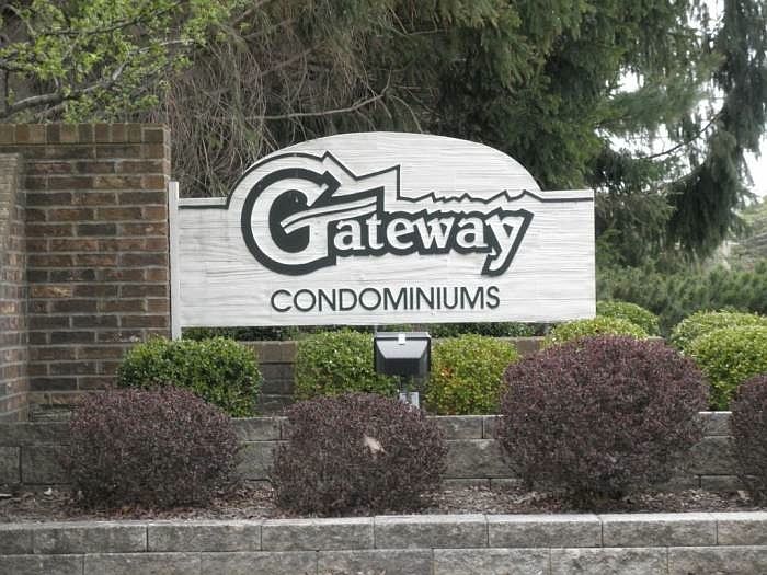 1st image of 5665 Gateway Ln