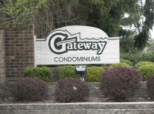 5665 Gateway Ln, Brook Park, OH 44142