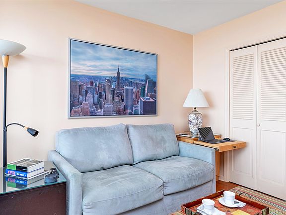 2nd image of 830 Shore Rd APT 3I