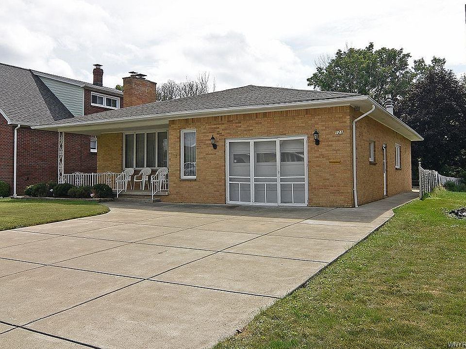 1st image of 121 Norfred Dr