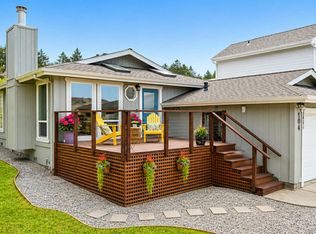 104 Sea View Rd, Whitethorn, CA 95589