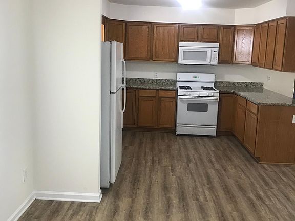 3rd image of 116 W Milby St