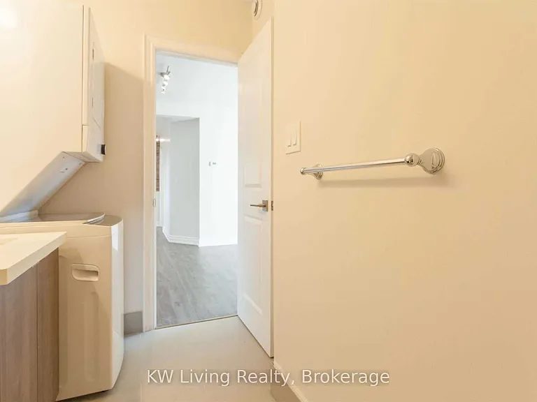 247 Chisholm Ave #3 — Photo 5