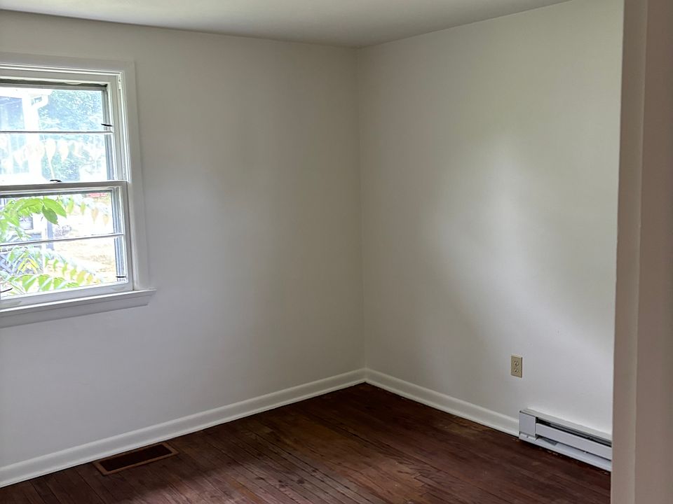 2nd image of 124 Hoy St #2