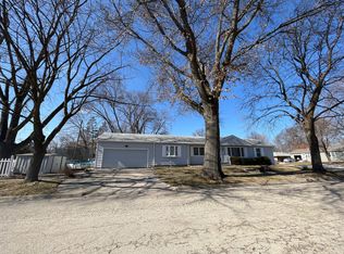1216 Winthrop Ln, Rockford, IL 61107