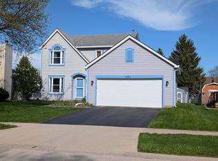 1471 Knotty Pine Dr, Elgin, IL 60123