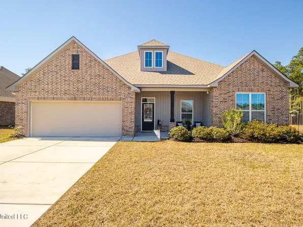 12852 Jackson Lee Dr, Ocean Springs, MS 39564