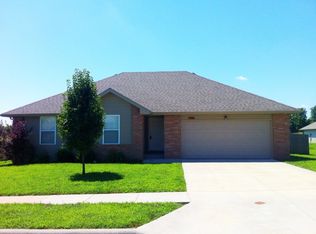 5634 W Sugar Pine Dr, Springfield, MO 65802