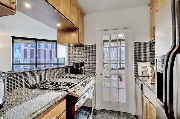 Rented by City Connections Realty | media 2