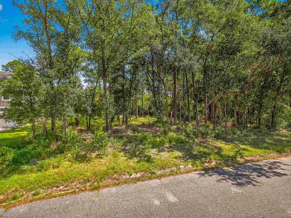 5652 Bay Forest Dr, Pensacola, FL 32526