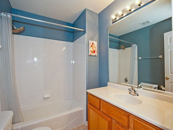 3rd image of 912 Enfield Dr #5-A3