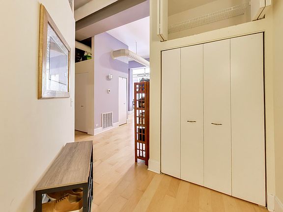 3rd image of 1760 W Wrightwood Ave APT 102
