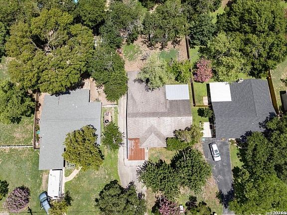 2nd image of 514 E BANDERA RD