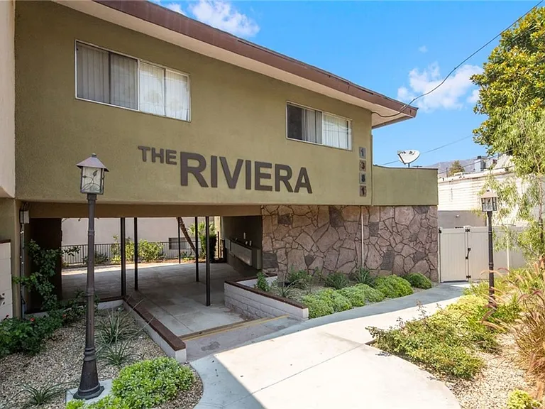 The Riviera Apartments — Photo 16