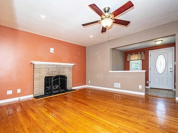 5th image of 189 Oakdale Cir
