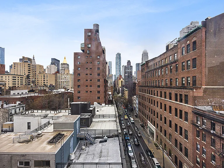 250 E 30th St #9A — Photo 10