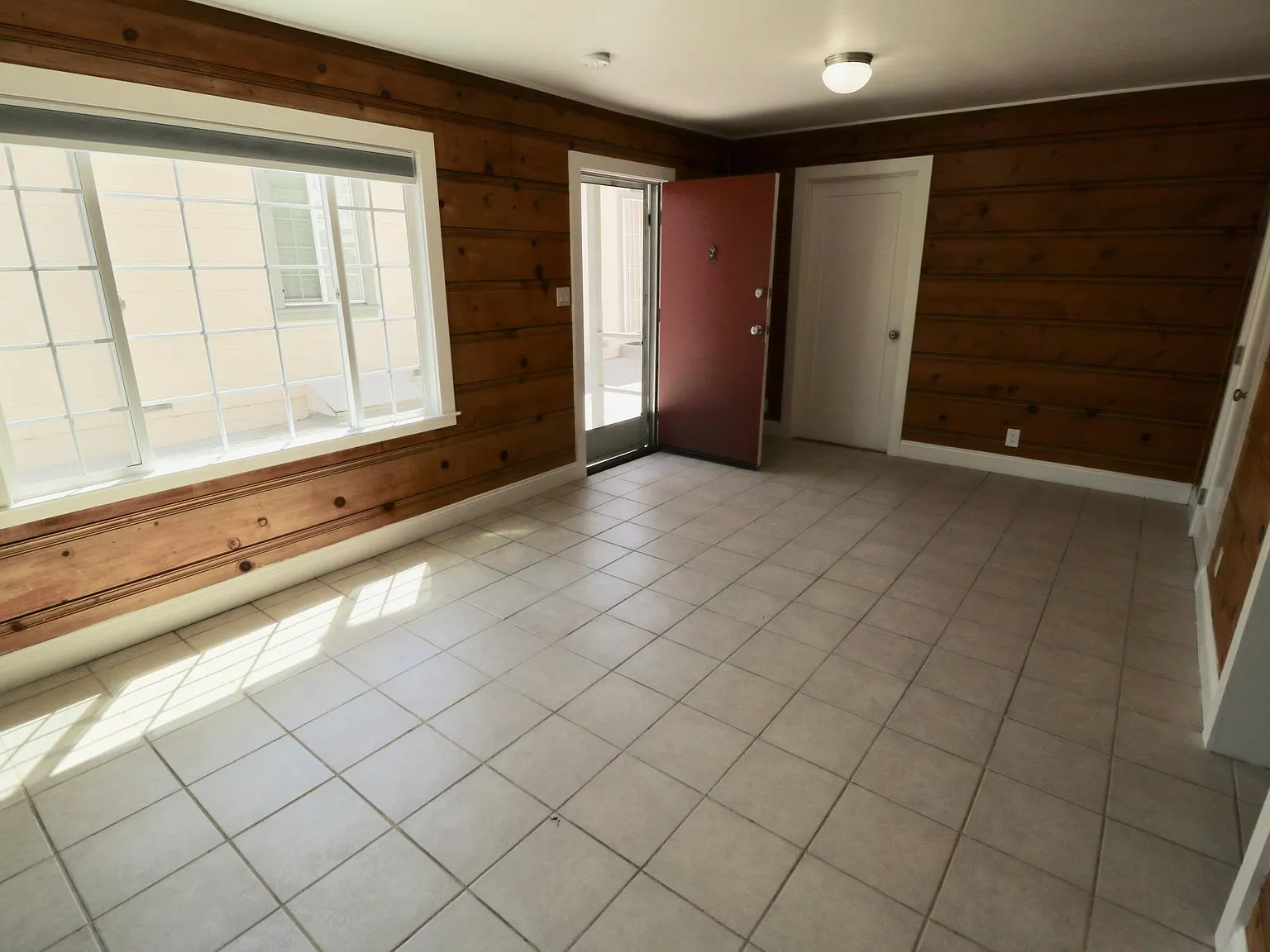 Studio, 400 sqft, $2,150 — Photo 2