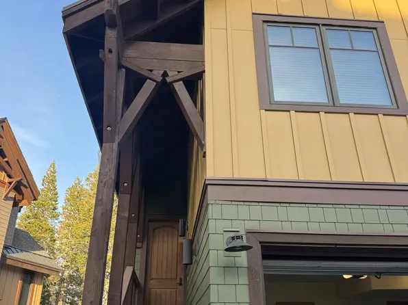 34 Bear Ct, Mammoth Lakes, CA 93546