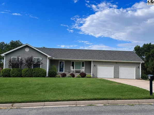 605 W 10th St, Pratt, KS 67124