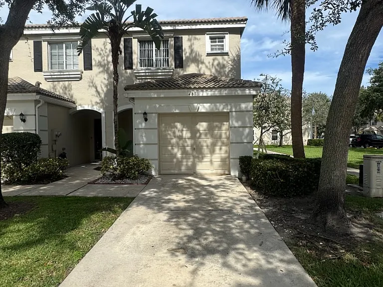 4878 Palmbrooke Cir — Photo 1