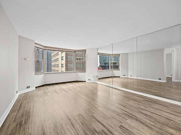 4th image of 535 N Michigan Ave APT 1106