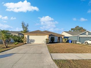 605 Sand Ridge Dr, Valrico, FL 33594